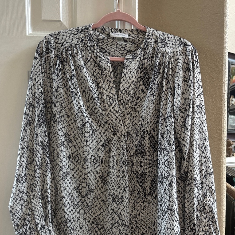 Calvin Klein Black and White snake skin pattern blouse